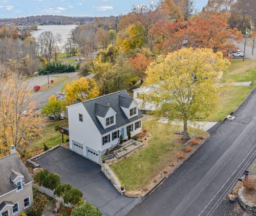 15 Berkshire Dr, Brookfield, CT, 06804-1427 | Card Image