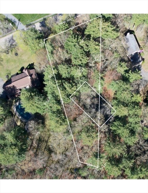 18 Daventry Ct, Lynnfield, MA, 01940-1070 | Card Image