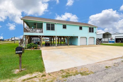 16 Peggy St E, Palacios, TX, 77465-2509 | Card Image