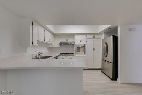3370 Dunham Ct, Las Vegas, NV, 89121-3718 | Card Image