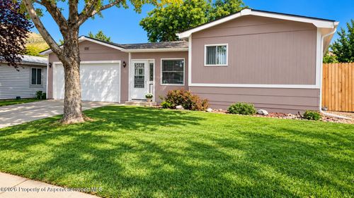 33 W Tamarack Cir, Parachute, CO, 81635-9477 | Card Image