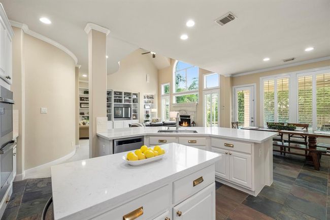 99 S Shawnee Ridge Cir, House other with 4 bedrooms, 4 bathrooms and 3 parking in The Woodlands TX | Image 17