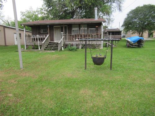 50 W Lakeview Dr, Pointblank, TX, 77364-7047 | Card Image