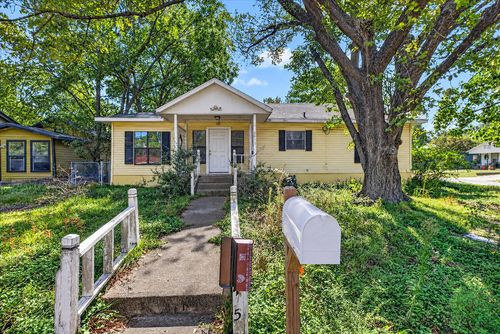 2415 W Collin St, Corsicana, TX, 75110-4038 | Card Image