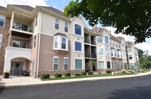 N74W13737 Appleton Ave, Menomonee Falls, WI, 53051-4485 | Card Image