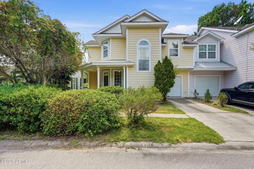 8 Winterberry Ln, Bluffton, SC, 29910-8932 | Card Image
