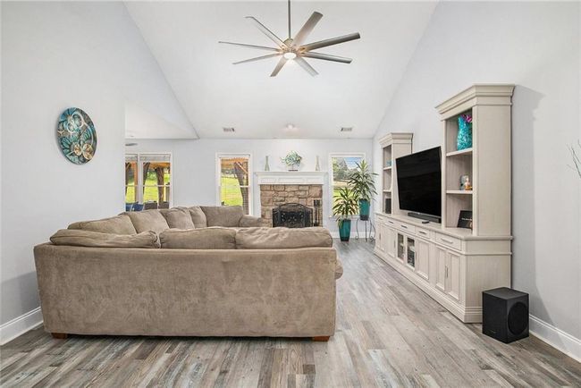 703 Arden Dr, House other with 4 bedrooms, 2 bathrooms and null parking in Winder GA | Image 4