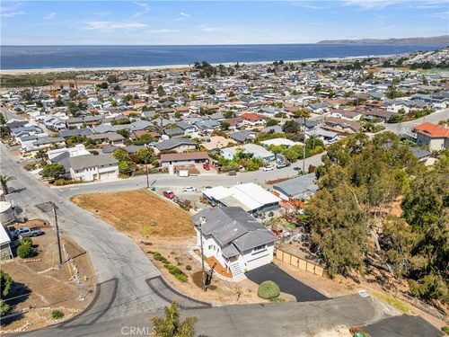 679 Elena St, Morro Bay, CA, 93442-1784 | Card Image