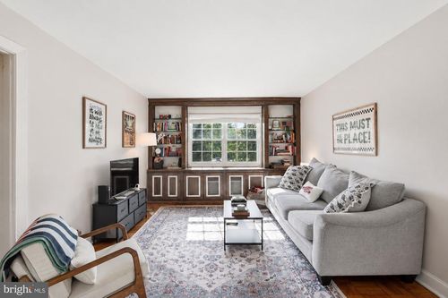 202-1708 W Abingdon Dr, ALEXANDRIA, VA, 22314-1084 | Card Image