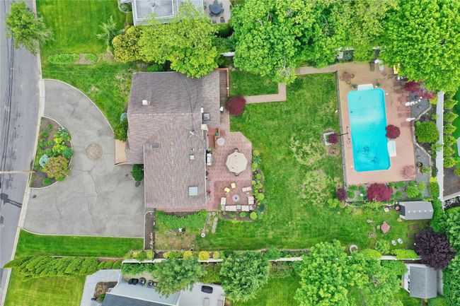 Drone / aerial view of a pool | Image 35