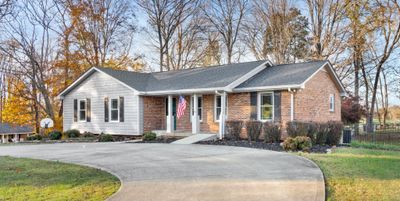 301 Wedgewood Dr, House other with 3 bedrooms, 2 bathrooms and 2 parking in Clarksville TN | Image 2