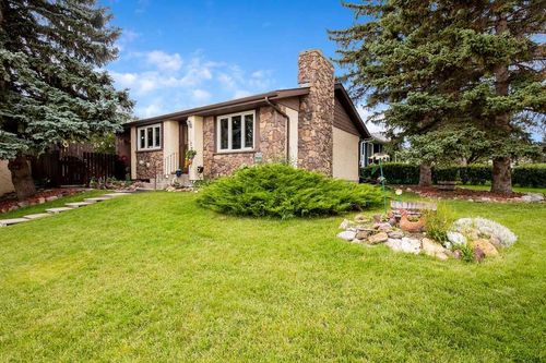 1819 76 Avenue Se, Calgary, AB, T2C1P6 | Card Image