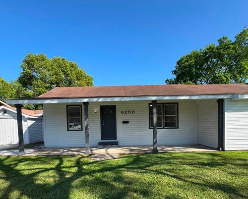 6250 Howe St, Groves, TX, 77619-4525 | Card Image