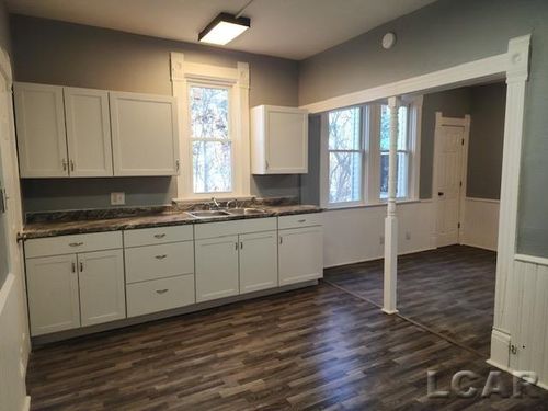 139 Union St, Adrian, MI, 49221-2936 | Card Image