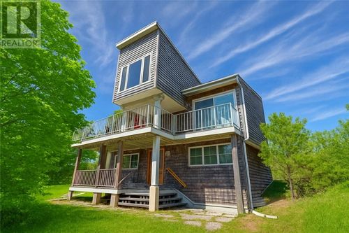 111 Mcnevin St, Providence Bay, ON, P0P1T0 | Card Image