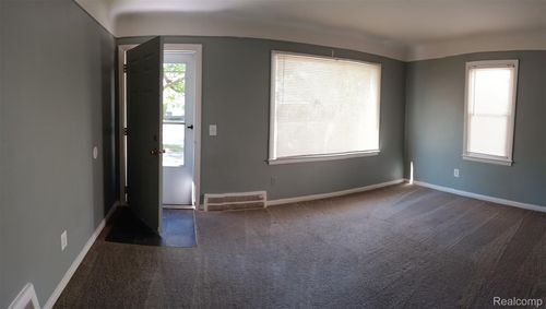 9251 Plainview Ave, Detroit, MI, 48228-1765 | Card Image