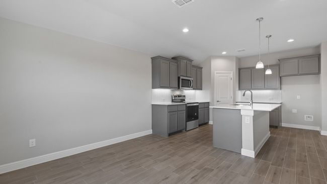 1301 Honey Creek Dr, House other with 4 bedrooms, 2 bathrooms and null parking in Desoto TX | Image 12