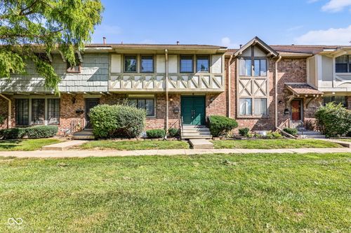 8119 Bromley Pl, Indianapolis, IN, 46219-2851 | Card Image
