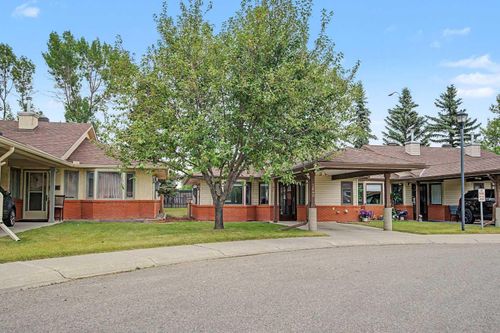 2640 Dovely Crt Se, Calgary, AB, T2B3G6 | Card Image