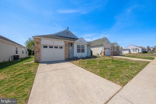 662 Barbados Dr, WILLIAMSTOWN, NJ, 08094-3001 | Card Image