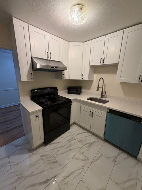 apt-5-4 Brook Rd, Salem, NH, 03079-3614 | Card Image