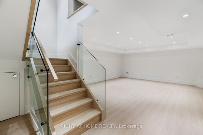 37 Kenilworth Ave, House other with 4 bedrooms, 6 bathrooms and 1 parking in Toronto ON | Image 49