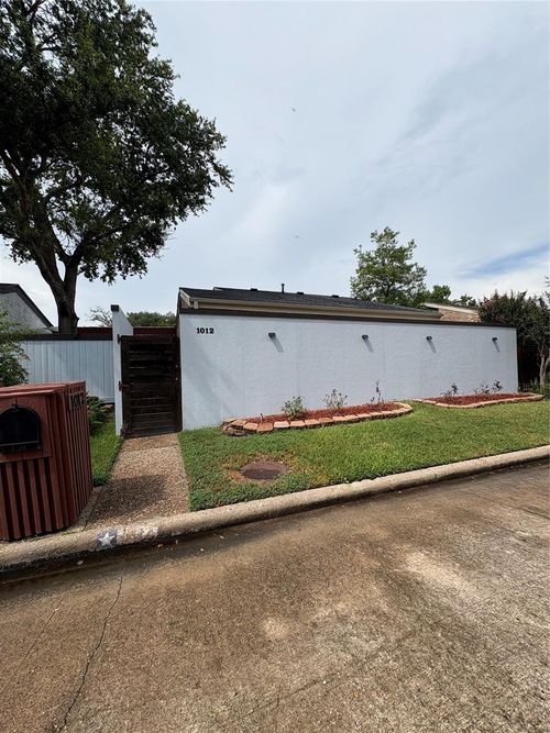 1012 Fleetwood Place Dr, Houston, TX, 77079-5032 | Card Image