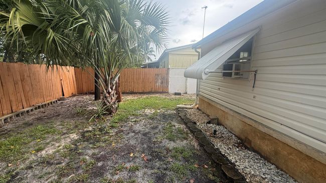 7289 Se Eagle Ave, House other with 3 bedrooms, 2 bathrooms and null parking in Hobe Sound FL | Image 33