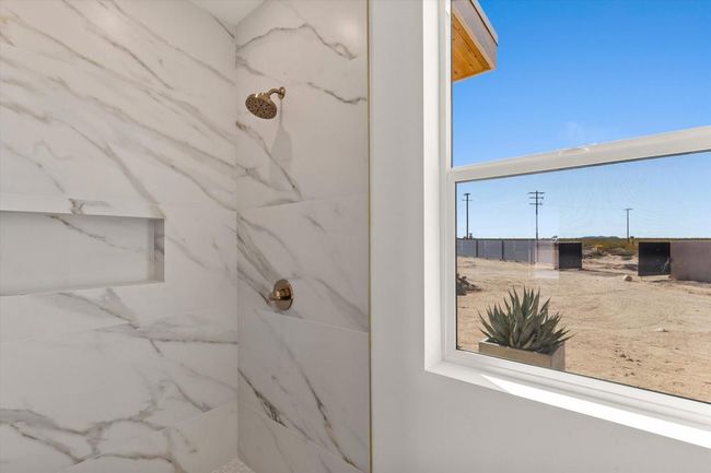 Guest bath | Image 40