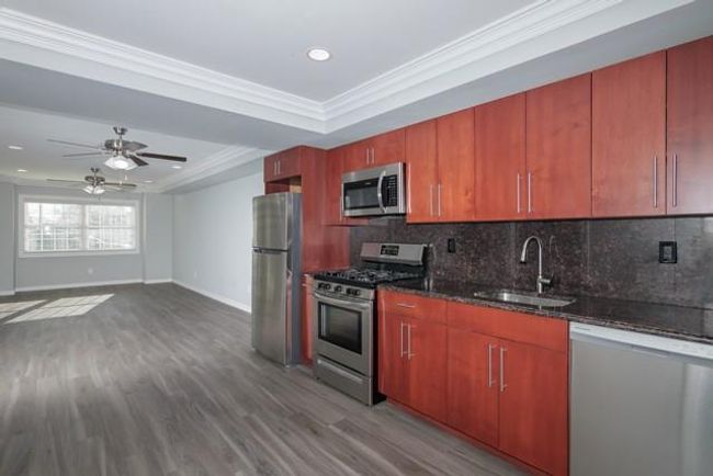 APT-3 - 311 W Main St, Condo with 1 bedrooms, 1 bathrooms and null parking in Patchogue NY | Image 4