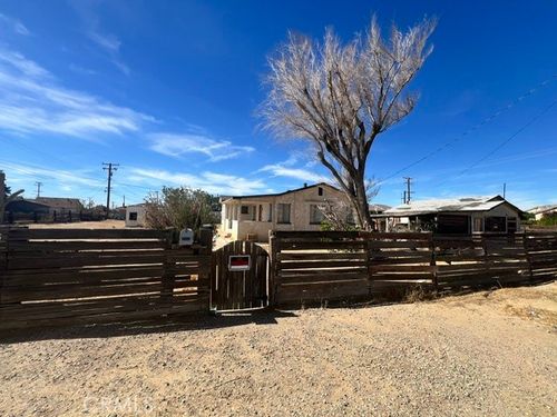 2494 Nadene St, Mojave, CA, 93501 | Card Image