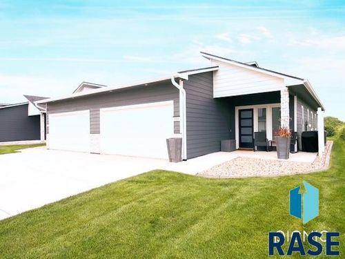 537 Oxford Ave, Harrisburg, SD, 57032 | Card Image