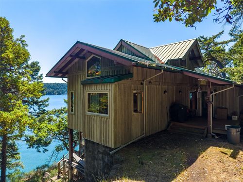 136 Winter Cove Rd, Saturna Island, BC, V0N2Y0 | Card Image