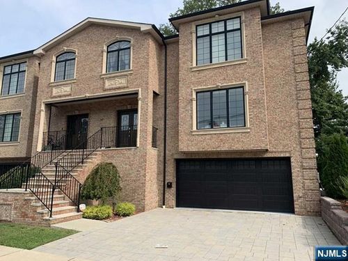 327 Lincoln Ave, Fort Lee, NJ, 07024-6106 | Card Image