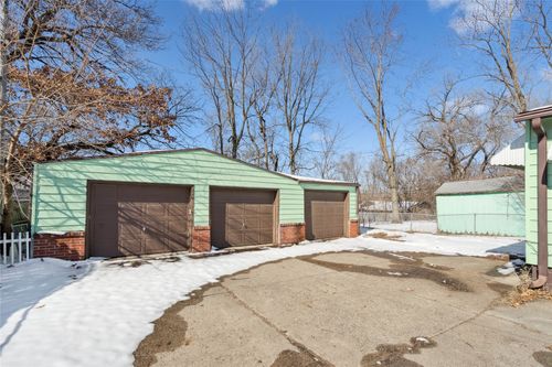 1300 E 34th St, Des Moines, IA, 50317-2734 | Card Image