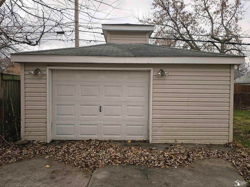 6764 Jackson St, Taylor, MI, 48180-1942 | Card Image