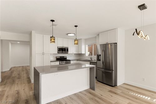 9813 Camino Loma Verde Ave, Las Vegas, NV, 89117-6688 | Card Image