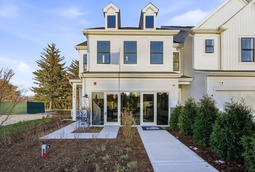 01003-2005 Kensington Ln, Hoffman Estates, IL, 60169-2500 | Card Image