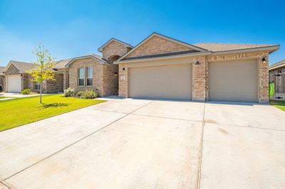 811 Gallantry, House other with 4 bedrooms, 2 bathrooms and 3 parking in Midland TX | Image 2