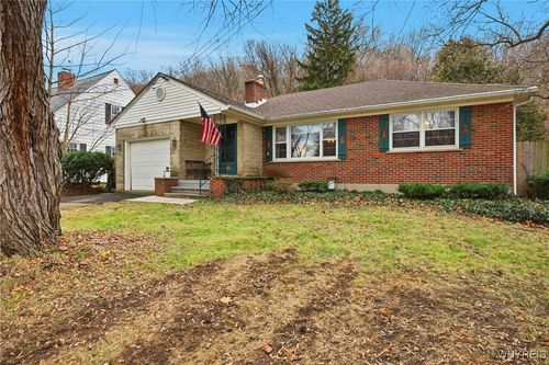 933 Creek Road Ext, Lewiston, NY, 14092-1805 | Card Image