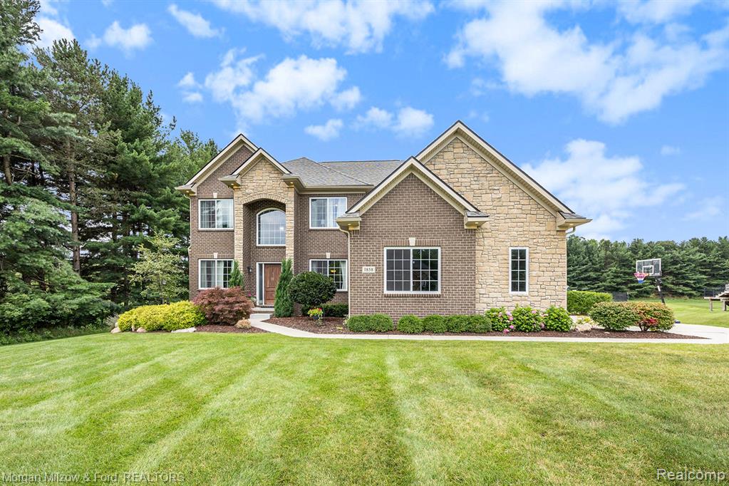 White Pine Way, Oxford, MI 48371