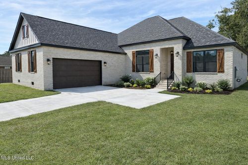 620 Old Savannah Dr, Long Beach, MS, 39560-9602 | Card Image