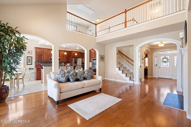 19 E Francesa Ct, Home with 3 bedrooms, 3 bathrooms and null parking in Farmingdale NJ | Image 15