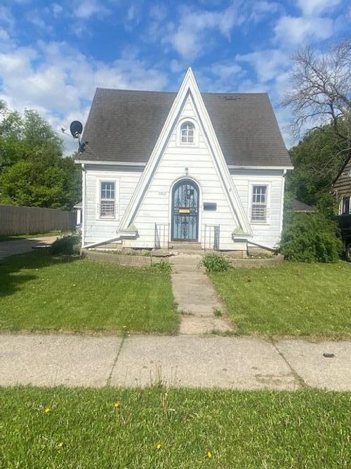 5853 N 40th St, Milwaukee, WI, 53209-3920 | Card Image