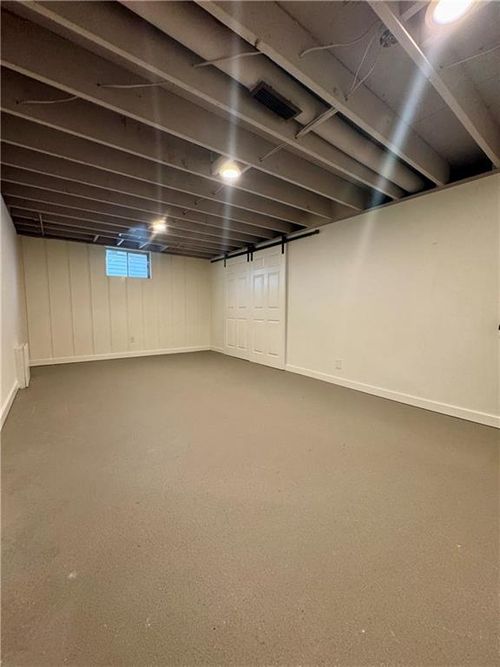 613 Se Westwind Dr, Lee's Summit, MO, 64063-4360 | Card Image