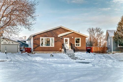 131 Huntstrom Dr Ne, Calgary, AB, T2K5V6 | Card Image