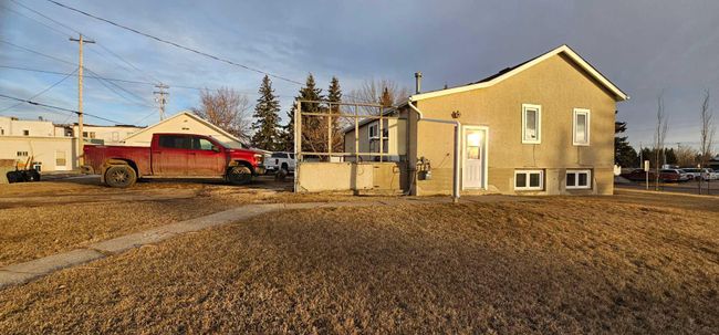 4901 49 Avenue, Home with 5 bedrooms, 2 bathrooms and 2 parking in Castor AB | Image 33