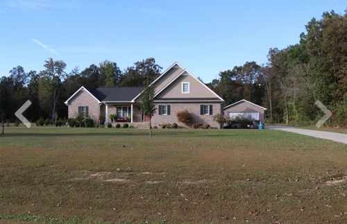 915 Bonner Way, Estill Springs, TN, 37330-4082 | Card Image