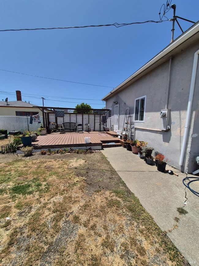811 Broadway St, House other with 2 bedrooms, 1 bathrooms and 2 parking in Fairfield CA | Image 24