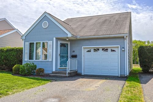 19-19 Alvord Pl, South Hadley, MA, 01075-1369 | Card Image